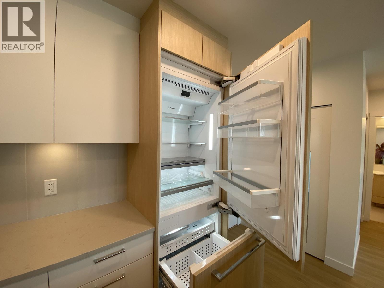 604 723 Grover Avenue, Coquitlam, British Columbia  V3J 0L9 - Photo 6 - R3113021