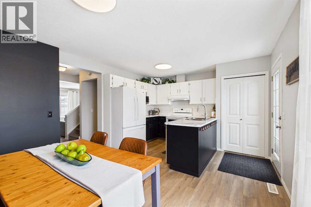 6 Green Meadow Crescent, Strathmore, Alberta  T1P 1H4 - Photo 3 - A2302556