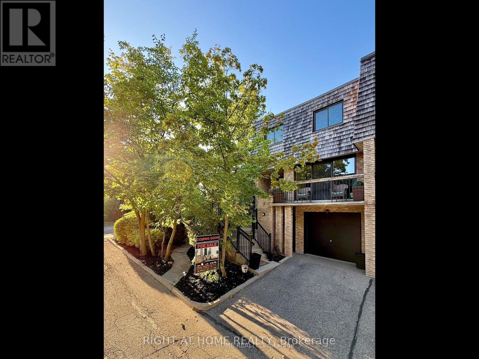 13 - 2 WOODED CARSE WAY, Toronto, Ontario