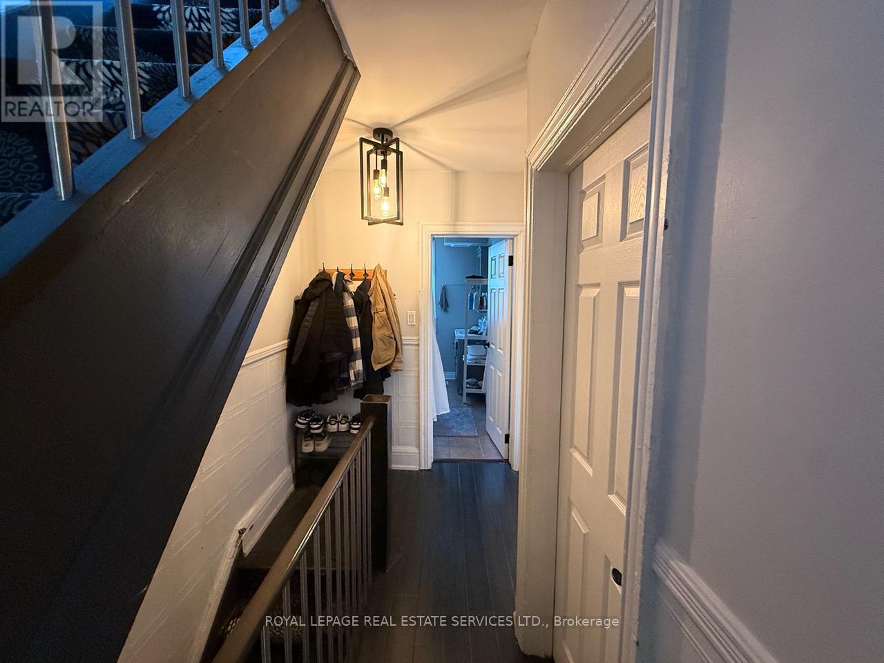 2nd Floor - 263 Grace Street, Toronto, Ontario  M6G 3A7 - Photo 2 - C13015226