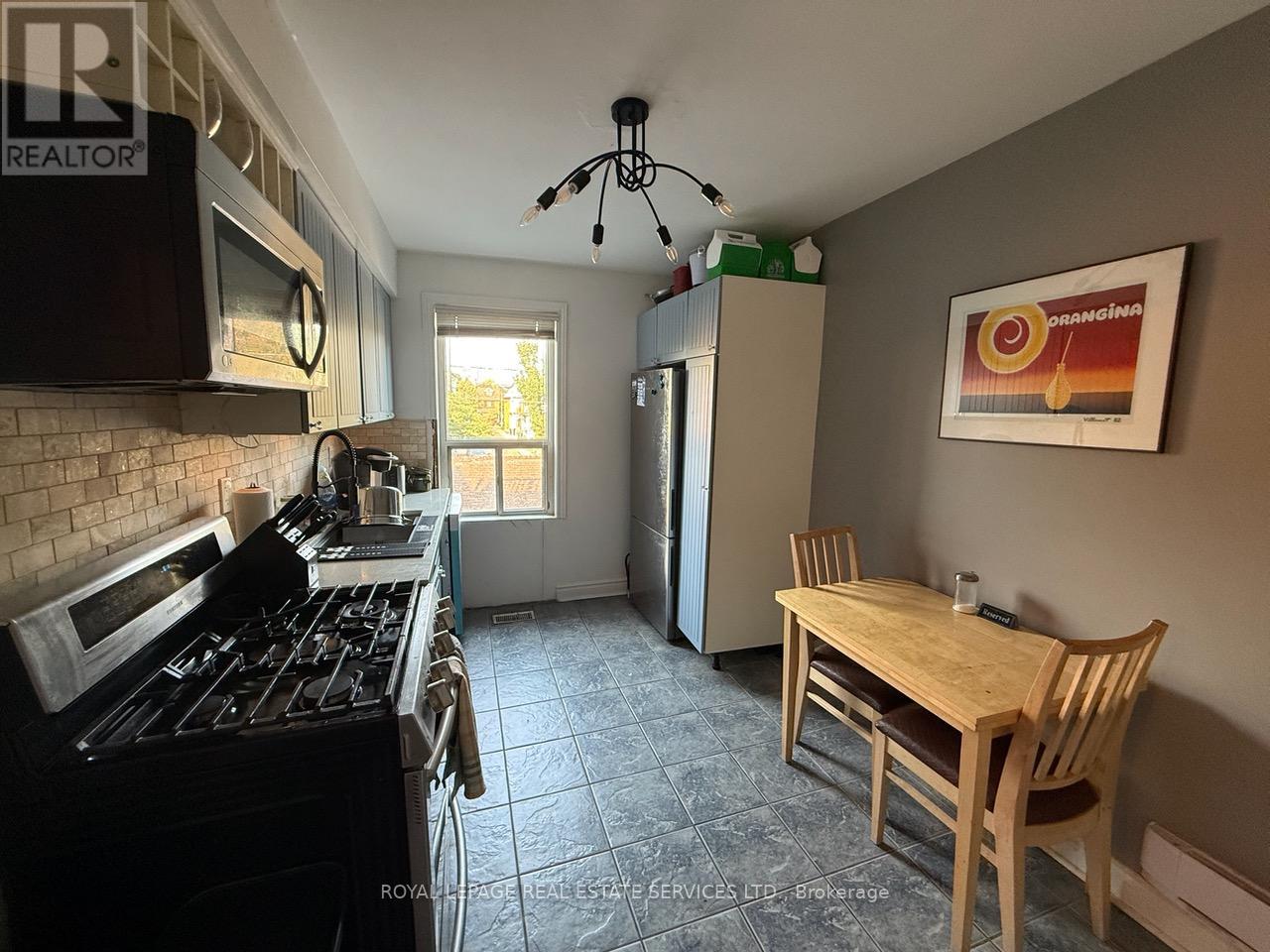 2nd Floor - 263 Grace Street, Toronto, Ontario  M6G 3A7 - Photo 8 - C13015226