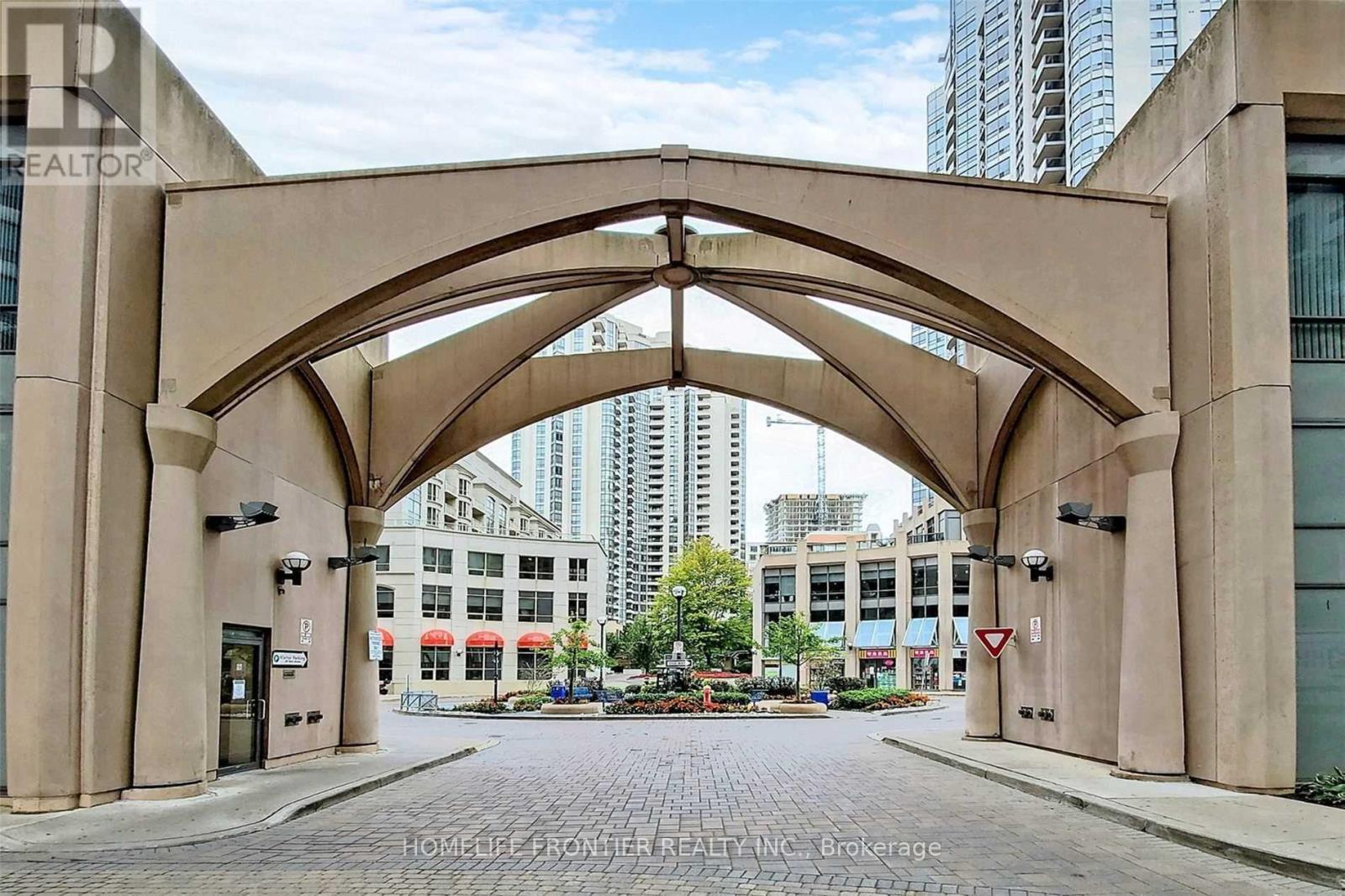 915 - 15 Northtown Way, Toronto, Ontario  M2N 7A2 - Photo 4 - C13015232