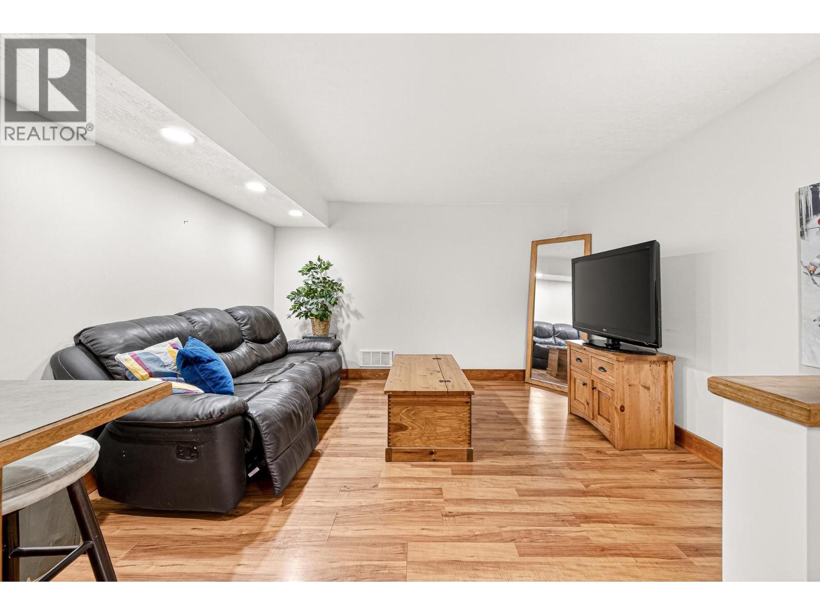 9948 Stephenson Road, Hosmer, British Columbia  V0B 1M5 - Photo 44 - 10383657