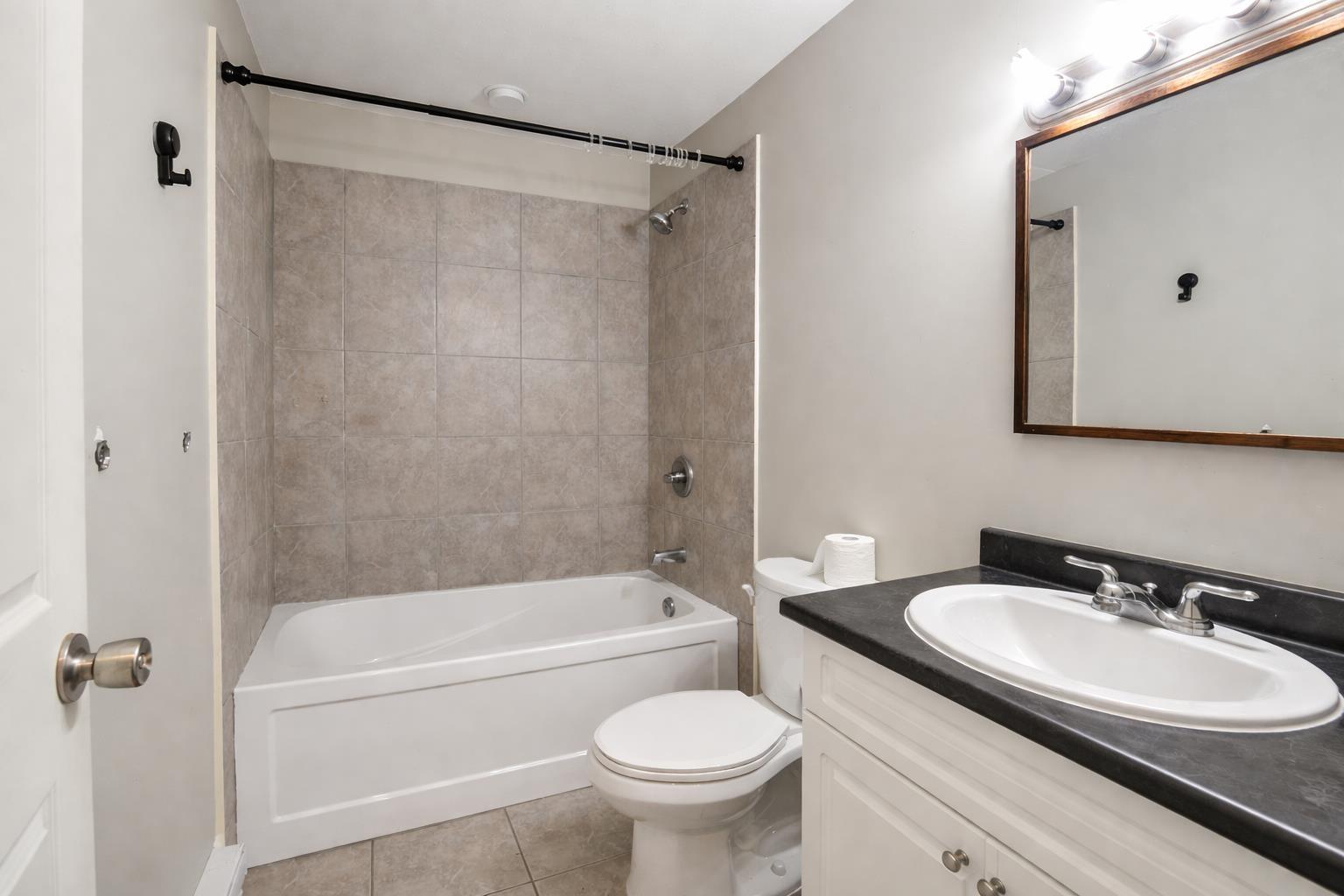 28140 56 Avenue, Abbotsford, British Columbia  V4X 2P2 - Photo 4 - R3076746