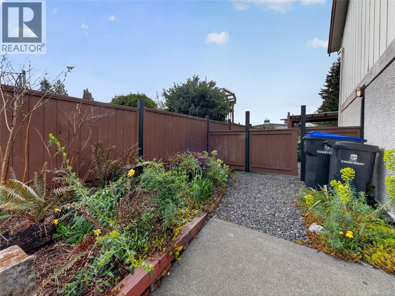 1685 Piercy Ave, Courtenay, British Columbia  V9N 3G1 - Photo 4 - 1027437