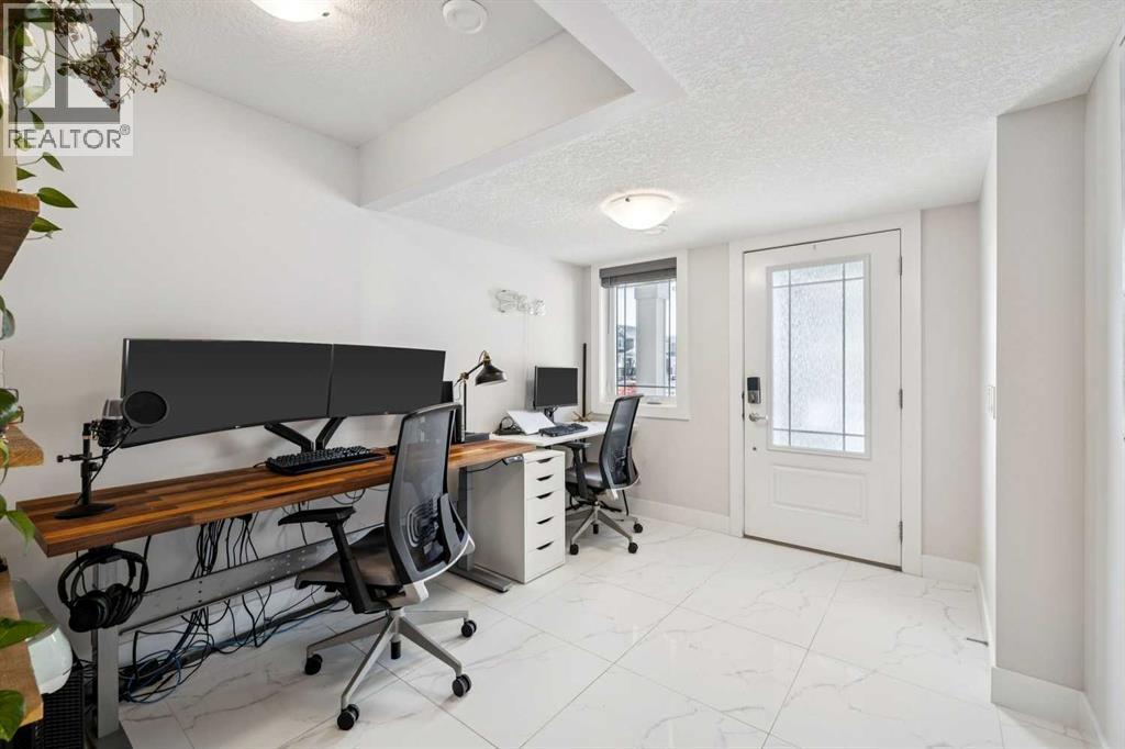 230 Hillcrest Gardens Sw, Airdrie, Alberta  T4B 4J2 - Photo 6 - A2303034