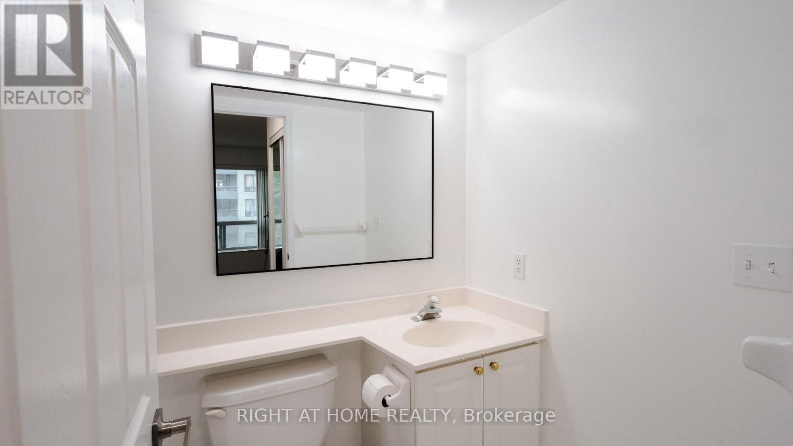 300 - 28 Pemberton Avenue, Toronto, Ontario  M2M 4L1 - Photo 13 - C13014874