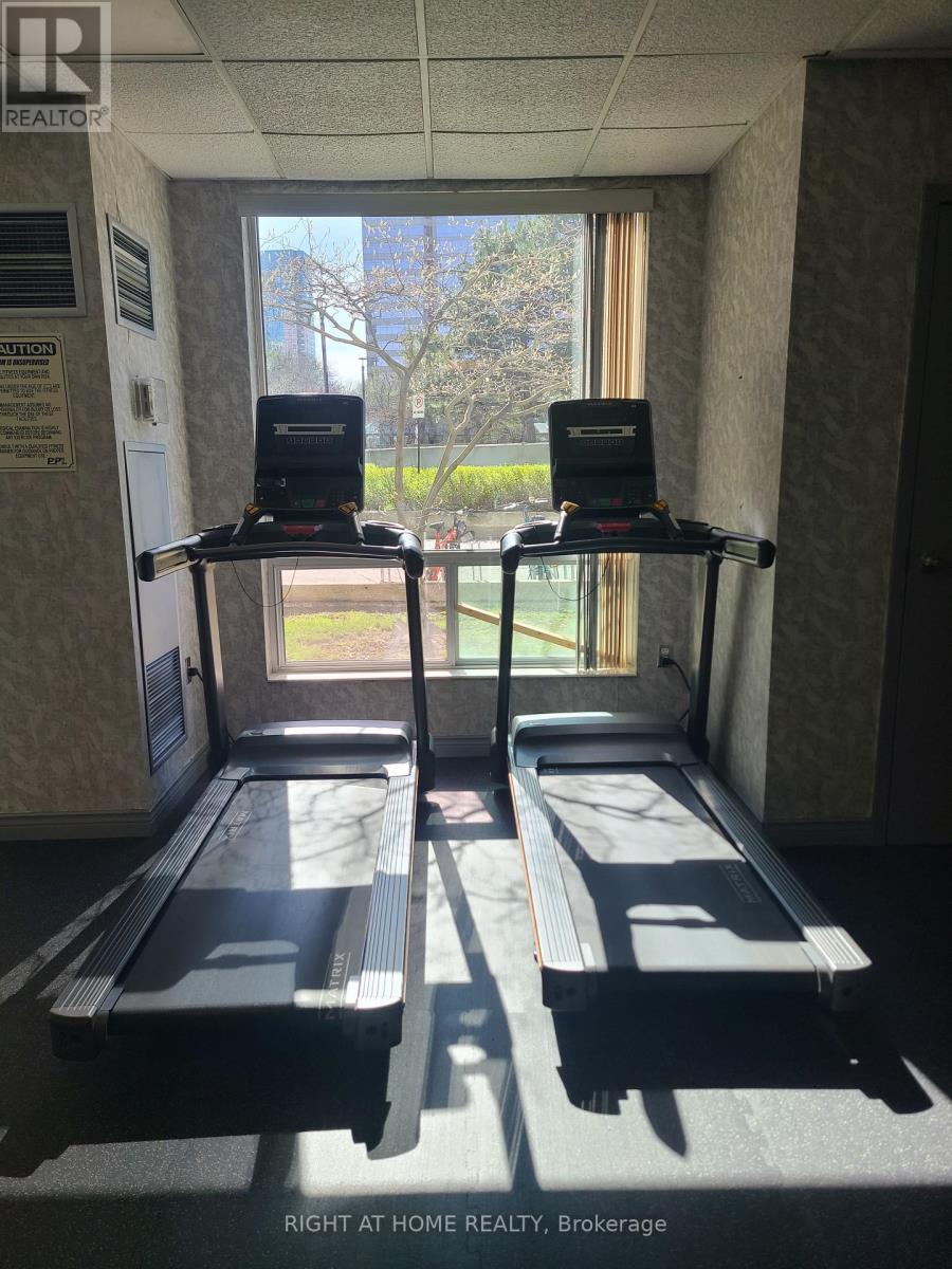 300 - 28 Pemberton Avenue, Toronto, Ontario  M2M 4L1 - Photo 15 - C13014874