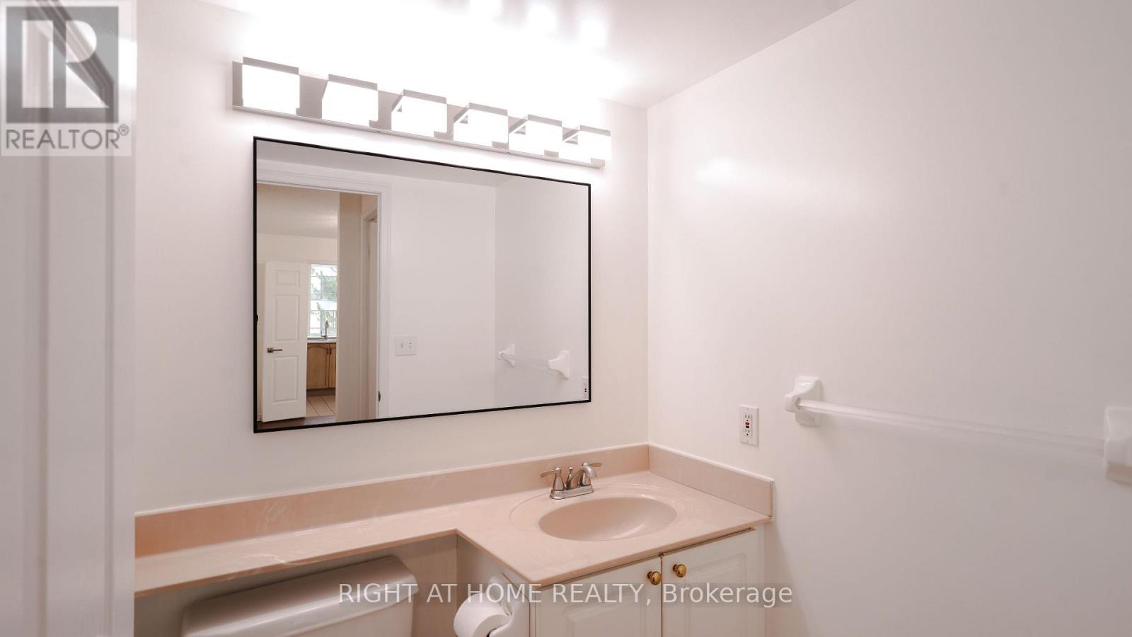 300 - 28 Pemberton Avenue, Toronto, Ontario  M2M 4L1 - Photo 8 - C13014874