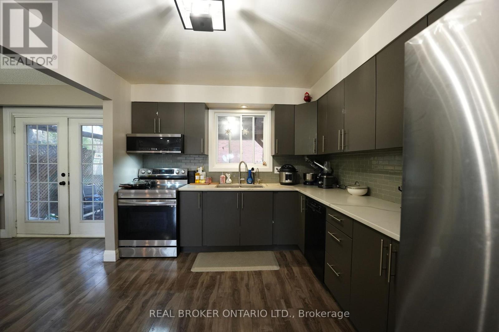 8 Ralgreen Crescent, Kitchener, Ontario  N2M 1T9 - Photo 8 - X12994936