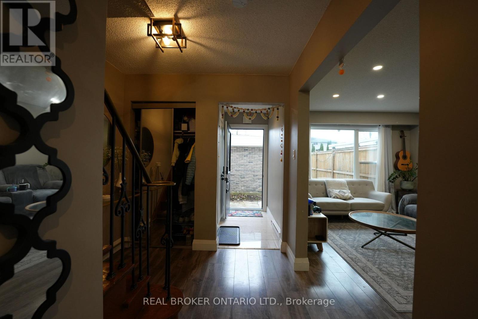 8 Ralgreen Crescent, Kitchener, Ontario  N2M 1T9 - Photo 3 - X12994936