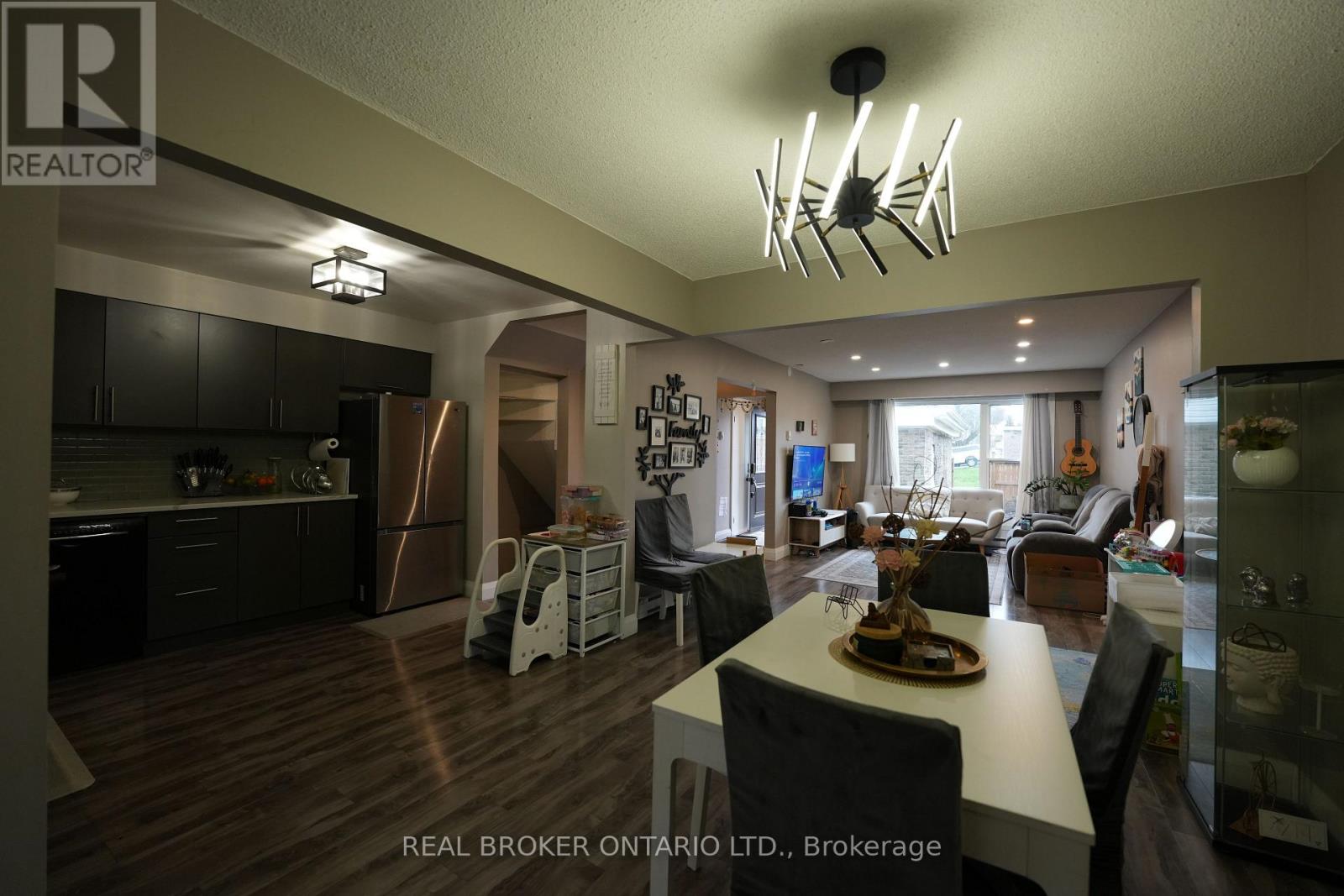 8 Ralgreen Crescent, Kitchener, Ontario  N2M 1T9 - Photo 6 - X12994936