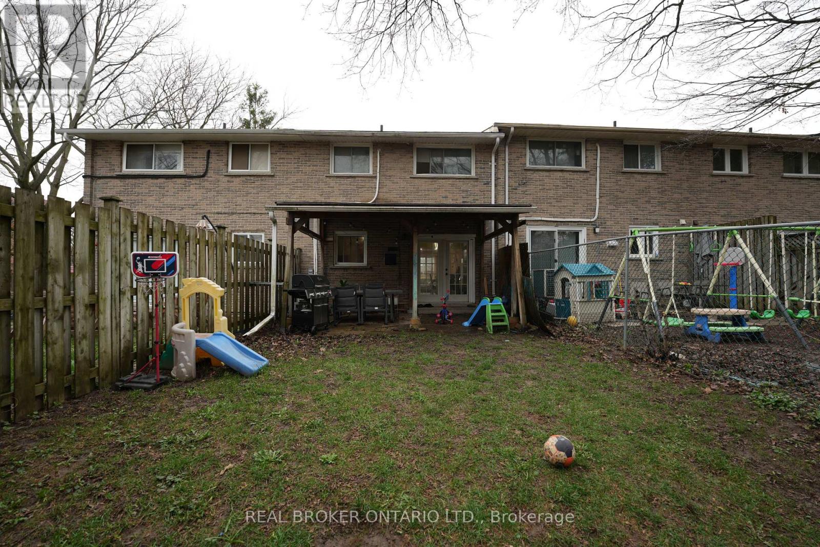 8 Ralgreen Crescent, Kitchener, Ontario  N2M 1T9 - Photo 23 - X12994936