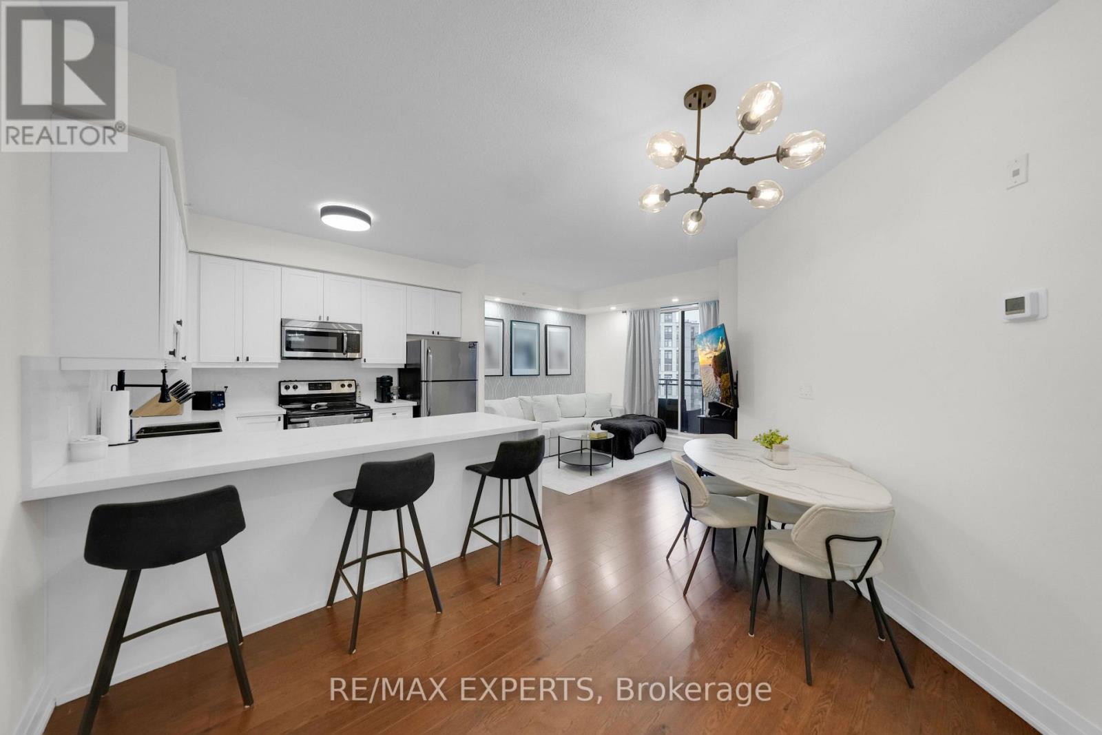 606 - 24 Woodstream Boulevard, Vaughan, Ontario  L4L 8C4 - Photo 3 - N13015196