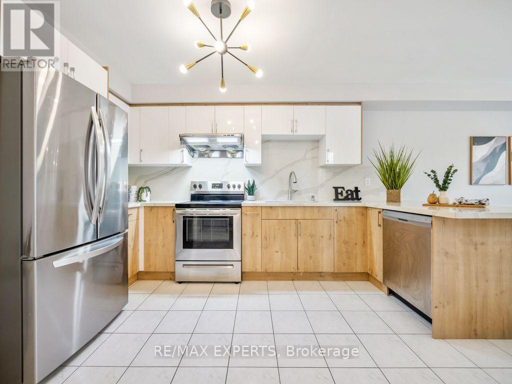 97 Pinedale Gate, Vaughan, Ontario  L4L 8X3 - Photo 10 - N13015216