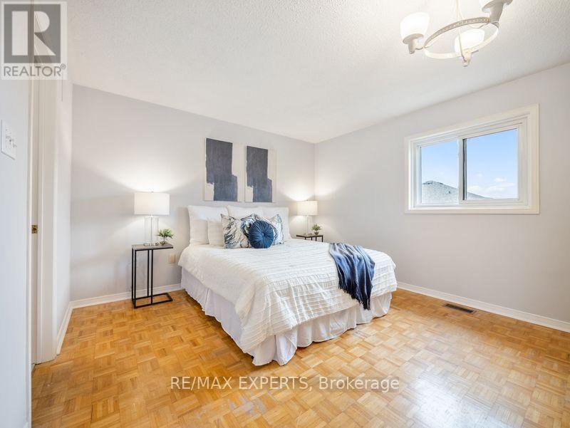 97 Pinedale Gate, Vaughan, Ontario  L4L 8X3 - Photo 14 - N13015216