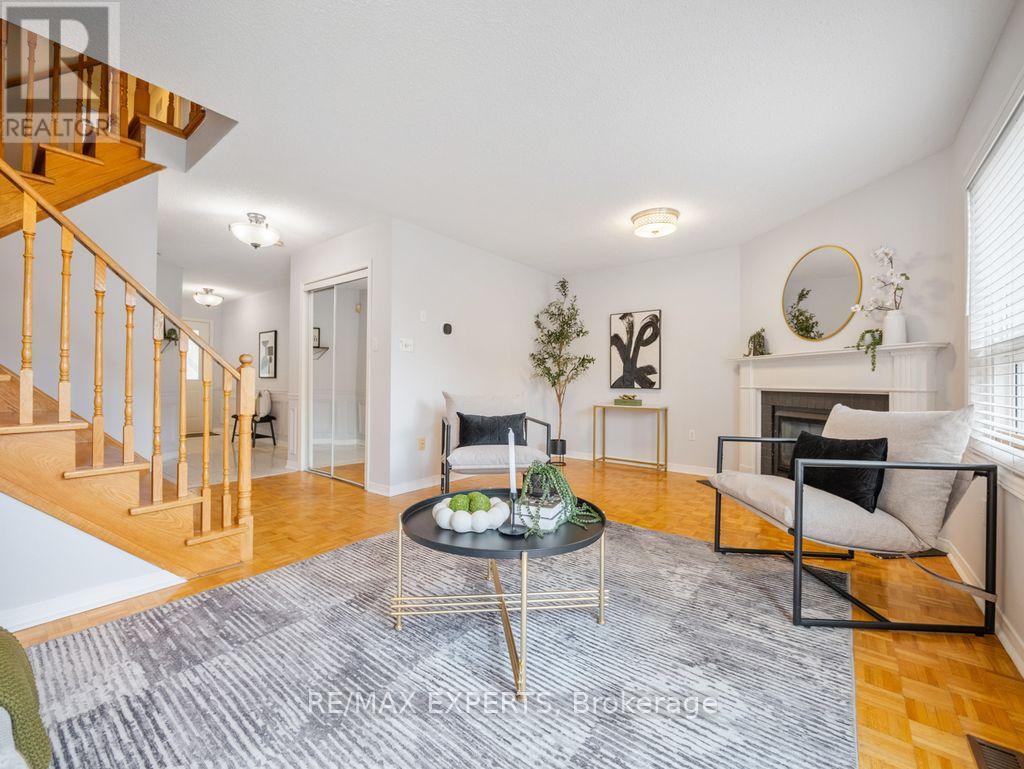 97 Pinedale Gate, Vaughan, Ontario  L4L 8X3 - Photo 5 - N13015216