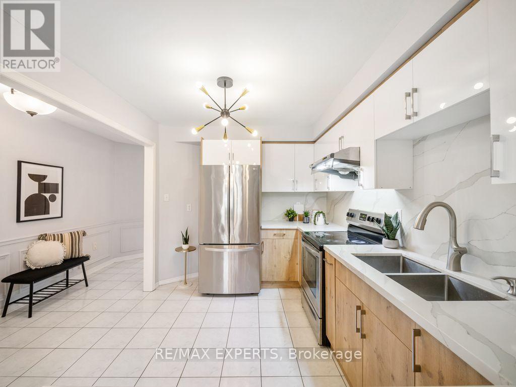 97 Pinedale Gate, Vaughan, Ontario  L4L 8X3 - Photo 8 - N13015216