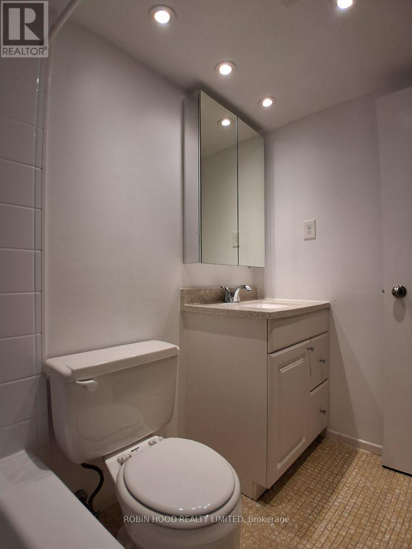 605 - 975 Warwick Court, Burlington, Ontario  L7T 3Z7 - Photo 8 - W13015210