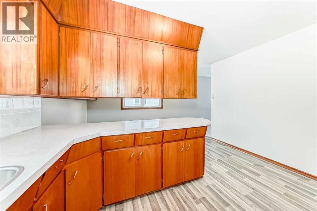 3905 43 Street, Ponoka, Alberta  T4J 1B2 - Photo 8 - A2292707