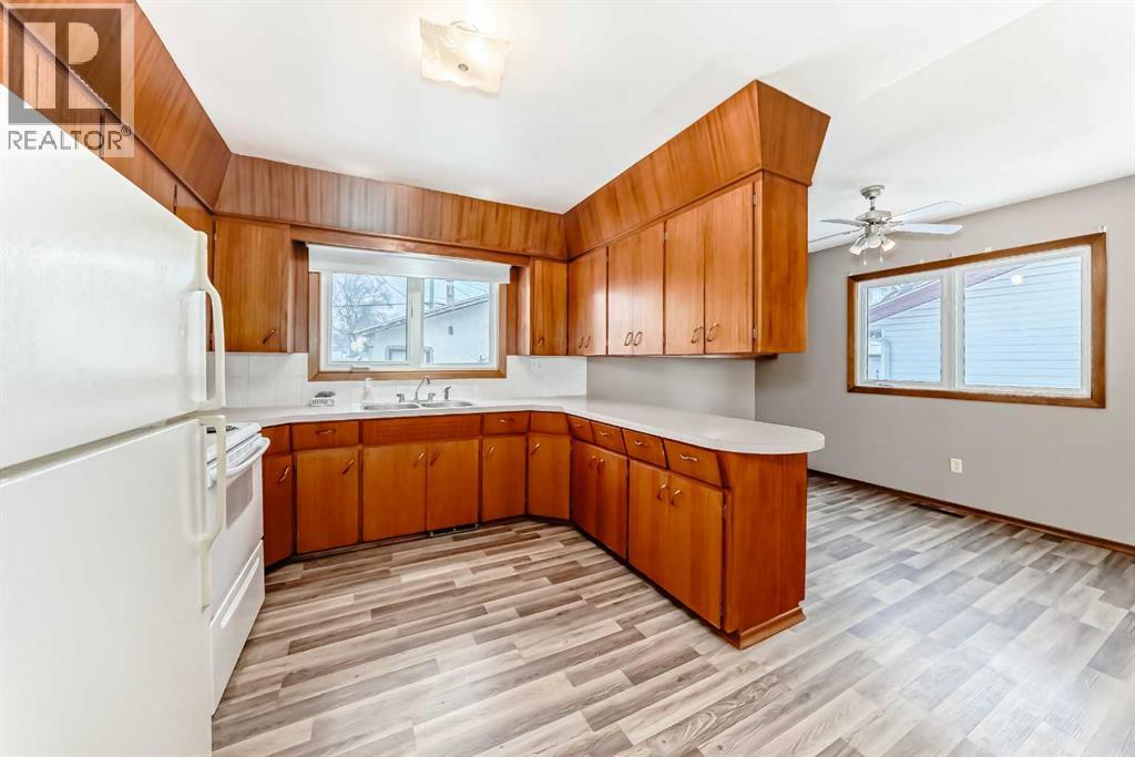 3905 43 Street, Ponoka, Alberta  T4J 1B2 - Photo 6 - A2292707