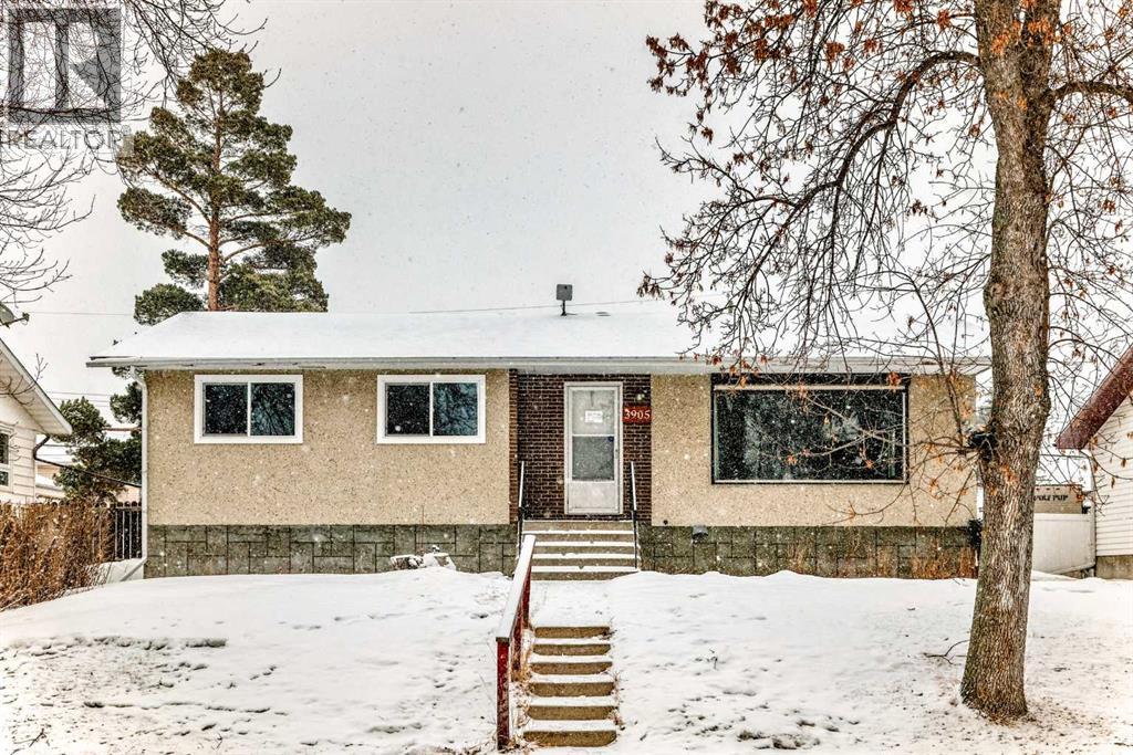 3905 43 Street, Ponoka, Alberta  T4J 1B2 - Photo 2 - A2292707