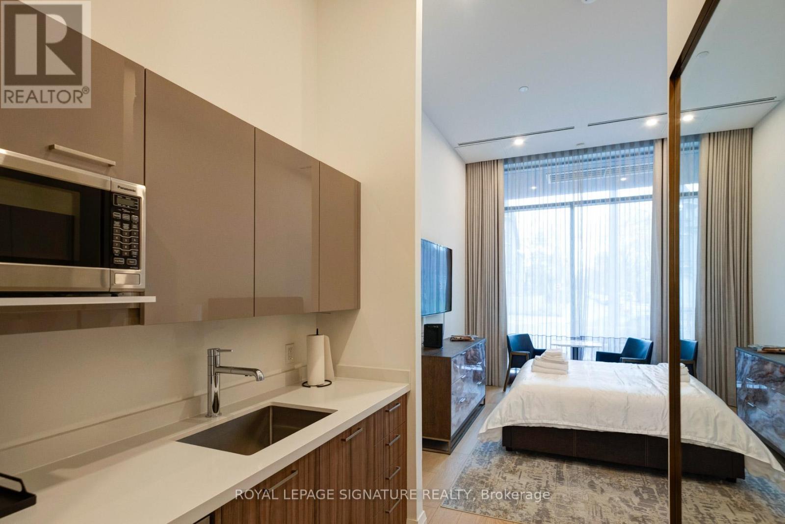 303 - 285 Avenue Road, Toronto, Ontario  M4V 2G8 - Photo 44 - C12981206