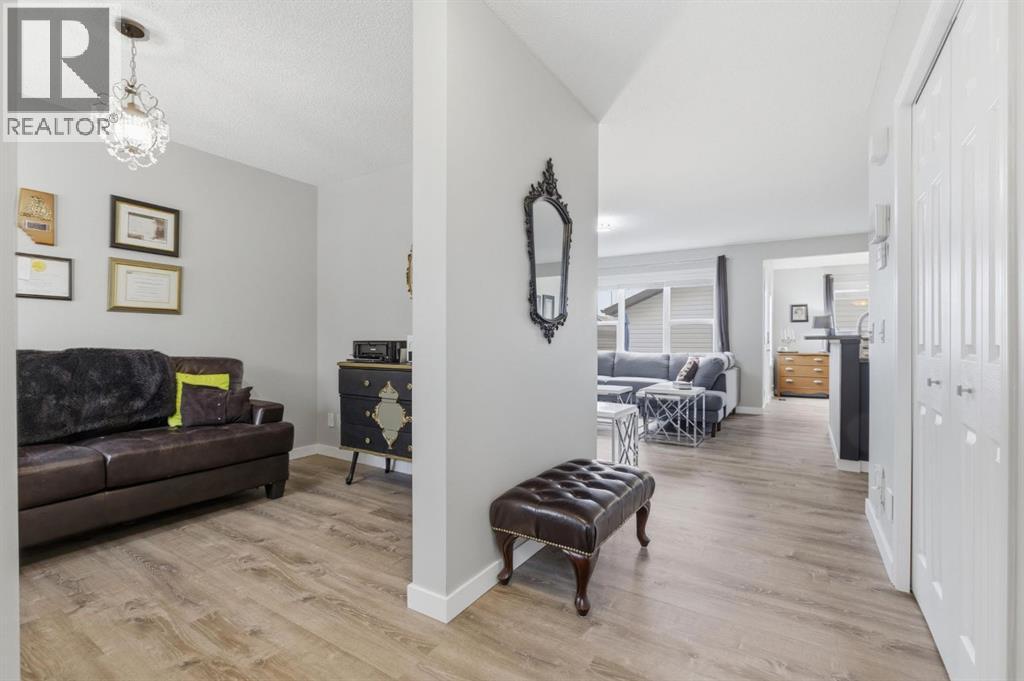 44 Cimarron Grove Way, Okotoks, Alberta  T1S 2L9 - Photo 4 - A2300564