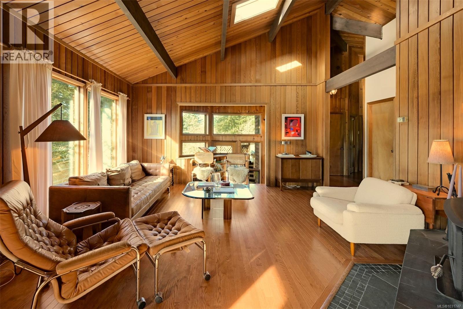 6587 West Saanich Rd, Central Saanich, British Columbia