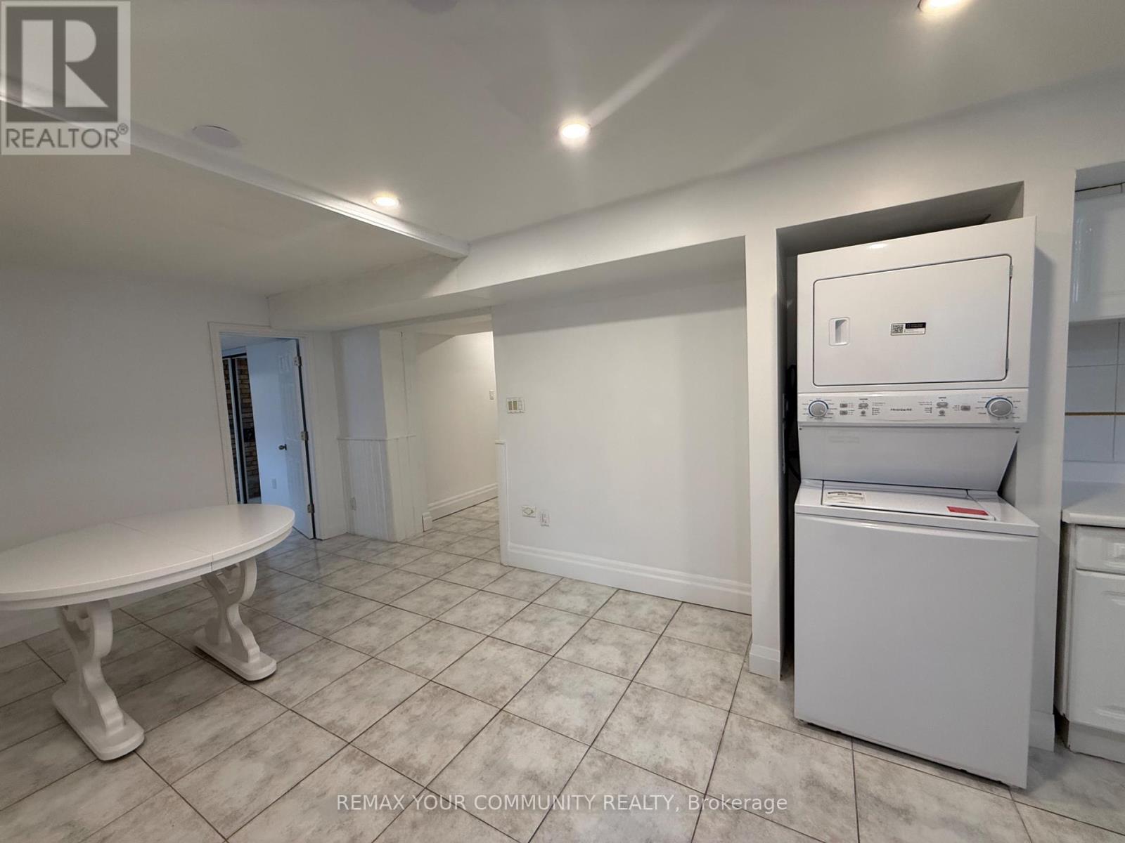 103 Wigwoss Drive, Vaughan, Ontario  L4L 2P9 - Photo 5 - N13014630