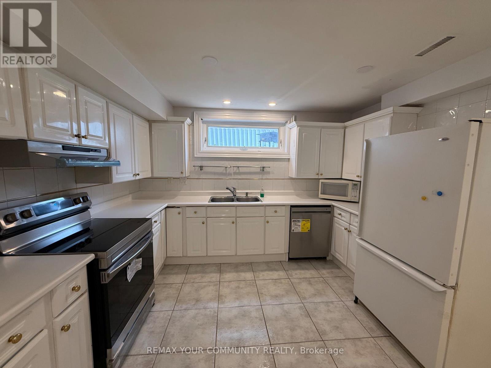 103 Wigwoss Drive, Vaughan, Ontario  L4L 2P9 - Photo 2 - N13014630