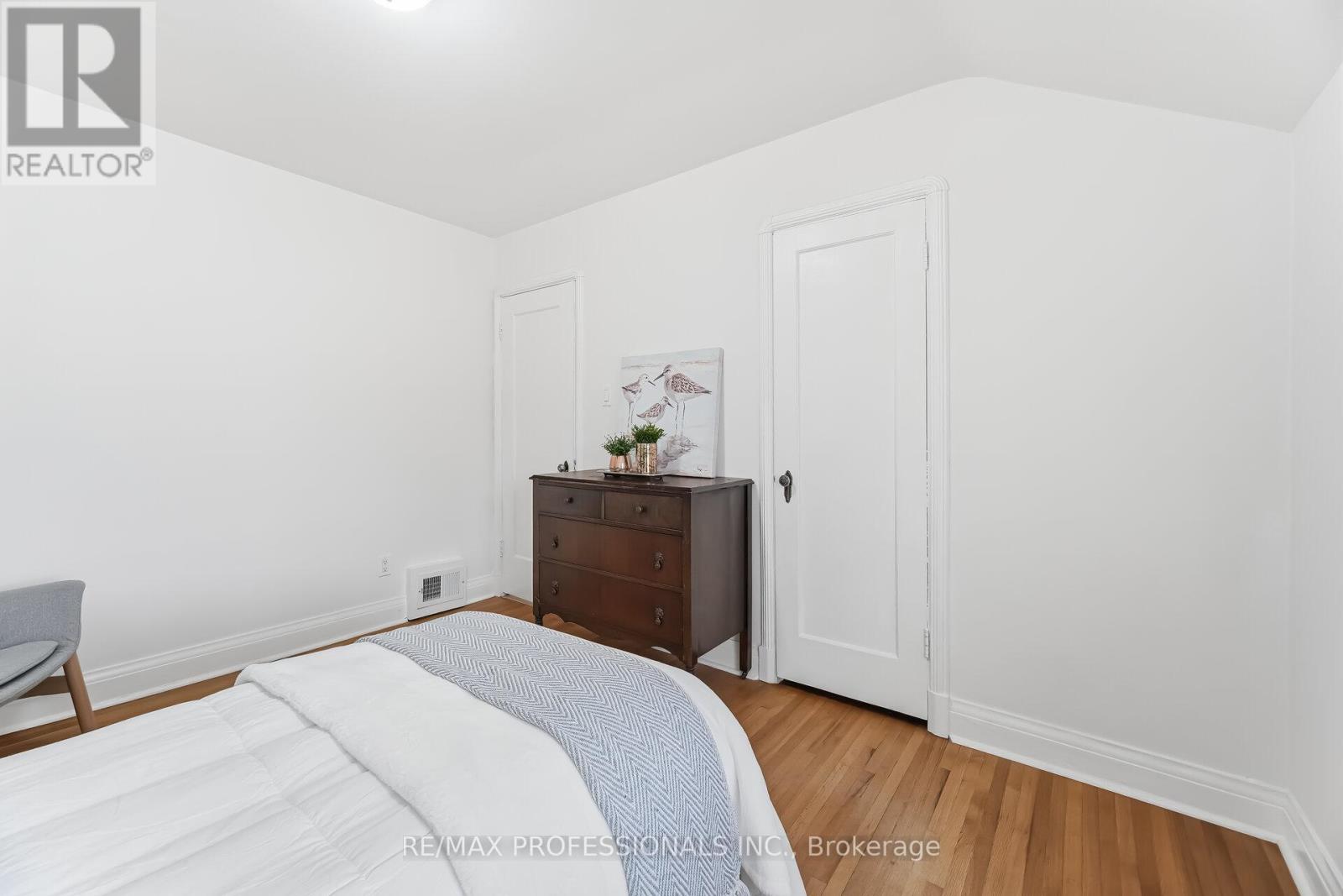 15 Twenty-Seventh Street, Toronto, Ontario  M8W 2X2 - Photo 25 - W12962196