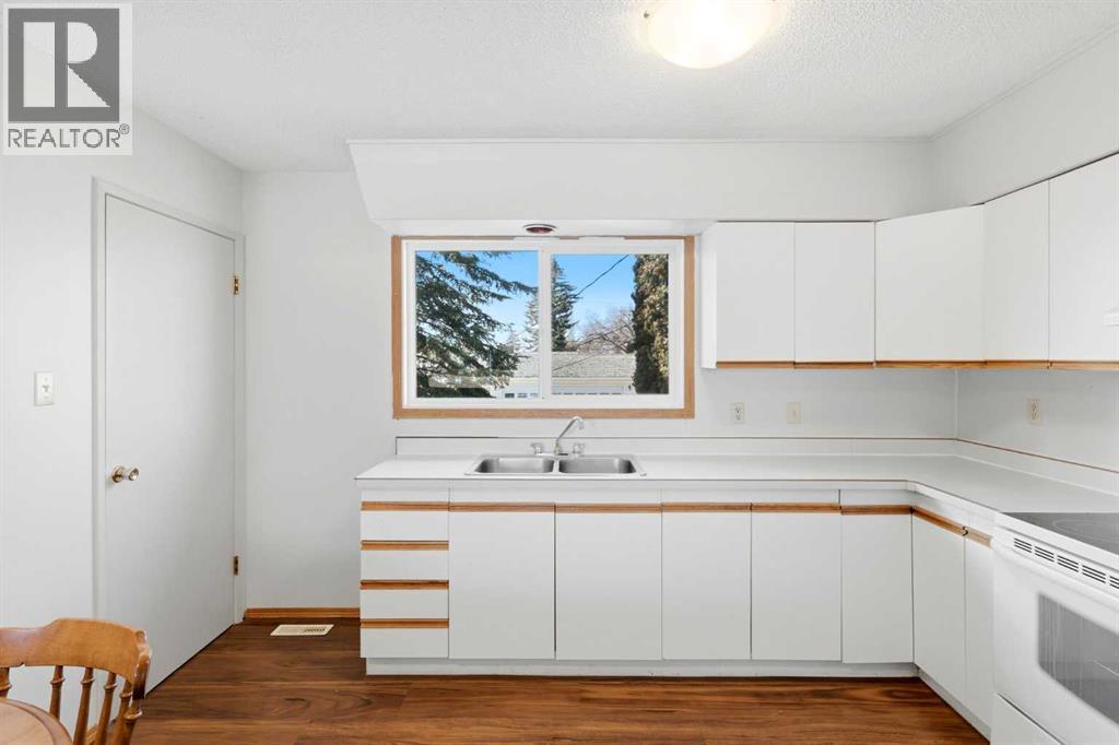 4314 54 Avenue, Olds, Alberta  T4H 1B6 - Photo 9 - A2285037