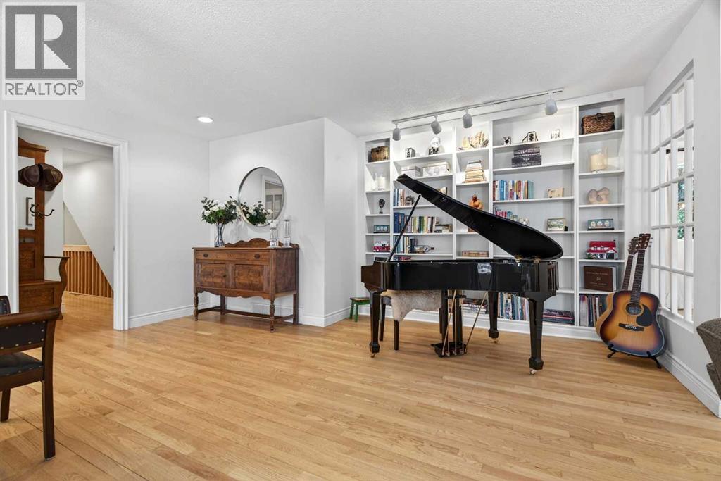 6913 Leaside Drive Sw, Calgary, Alberta  T3E 6H6 - Photo 6 - A2286625