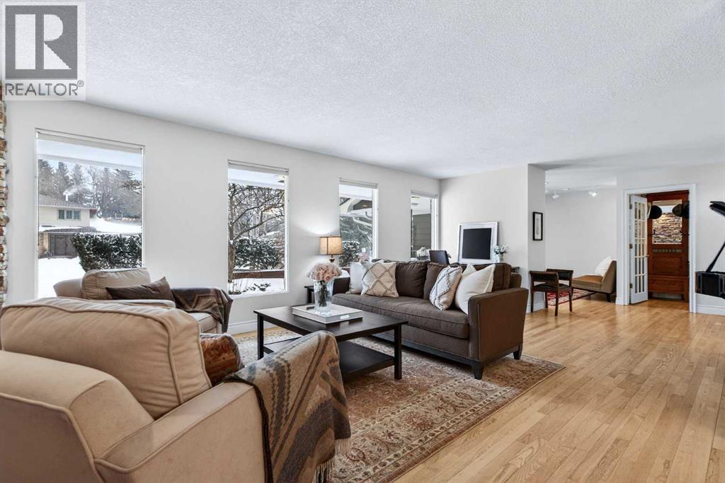 6913 Leaside Drive Sw, Calgary, Alberta  T3E 6H6 - Photo 11 - A2286625