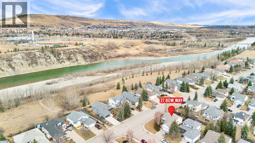 27 Bow Way, Cochrane, Alberta  T4C 1N1 - Photo 2 - A2302001