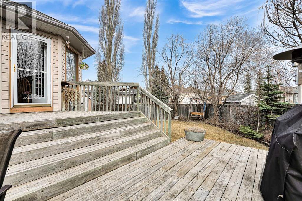 27 Bow Way, Cochrane, Alberta  T4C 1N1 - Photo 37 - A2302001