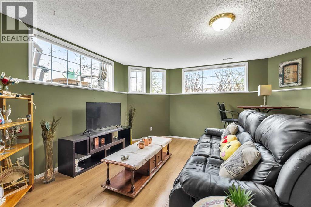 27 Bow Way, Cochrane, Alberta  T4C 1N1 - Photo 27 - A2302001