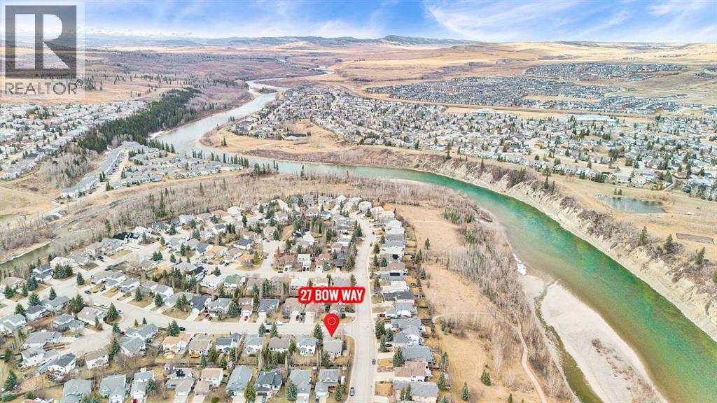 27 Bow Way, Cochrane, Alberta  T4C 1N1 - Photo 3 - A2302001