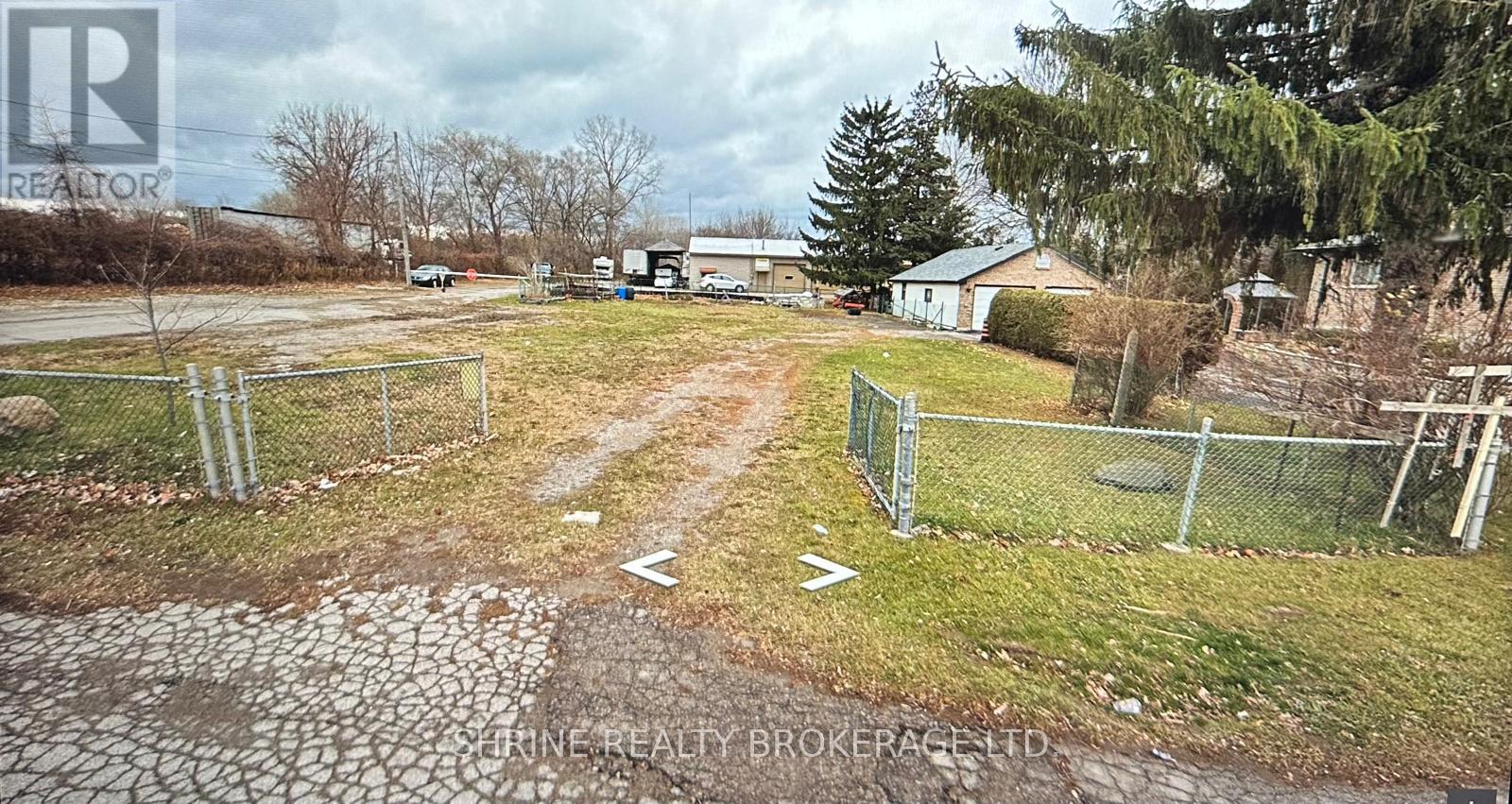 16 CLARKE ROAD, London East, Ontario