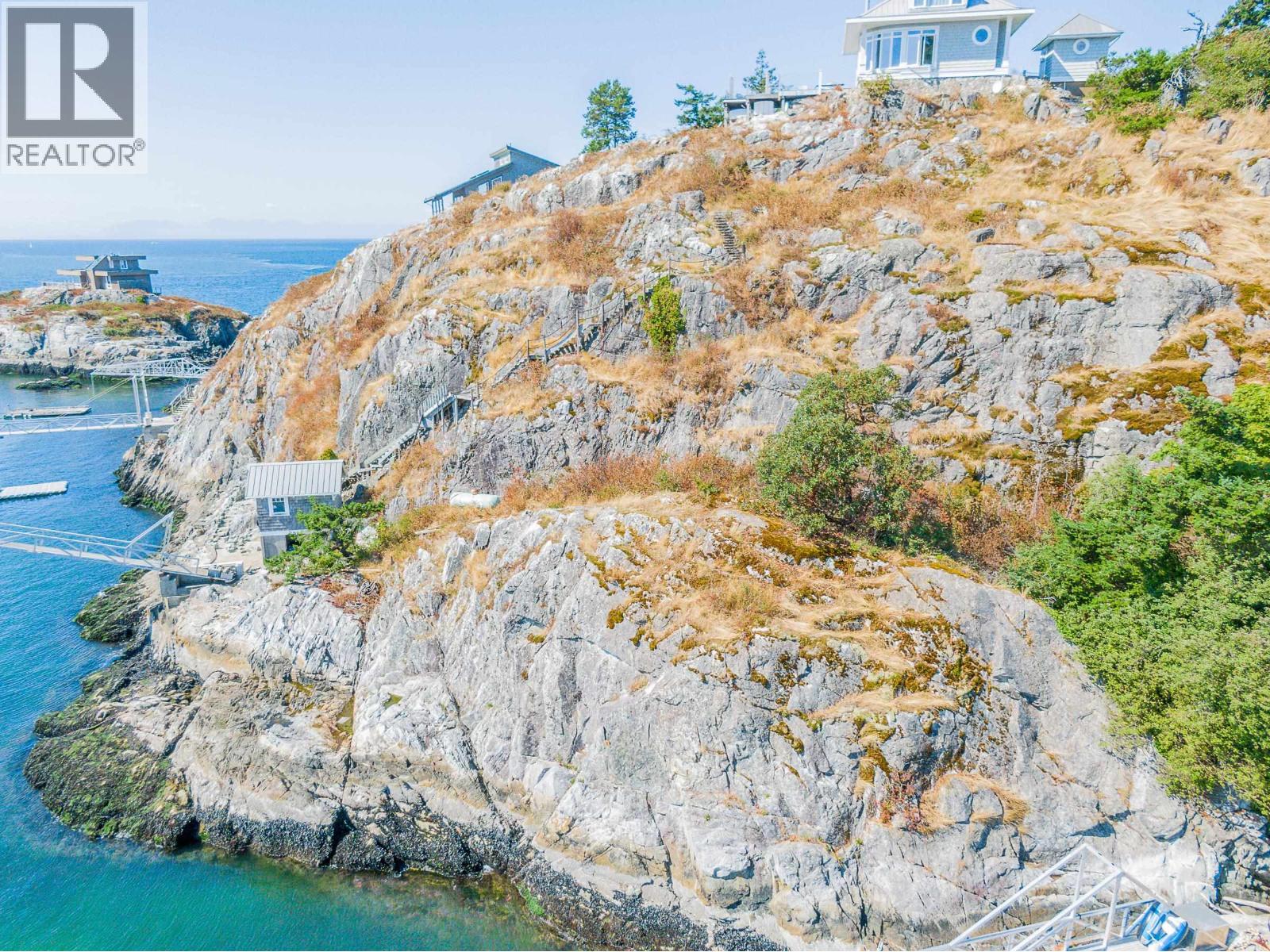 55 Passage Island, West Vancouver, British Columbia  V7W 1V7 - Photo 18 - R3113037