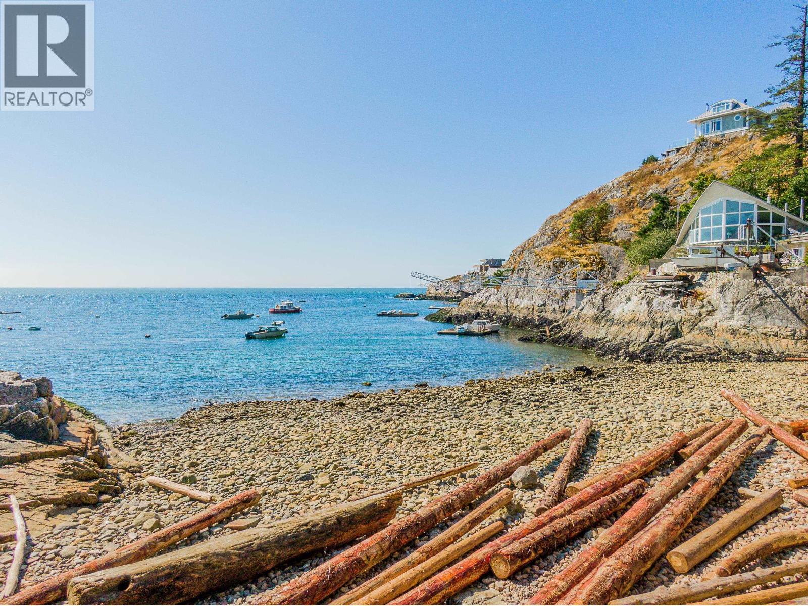 55 Passage Island, West Vancouver, British Columbia  V7W 1V7 - Photo 26 - R3113037