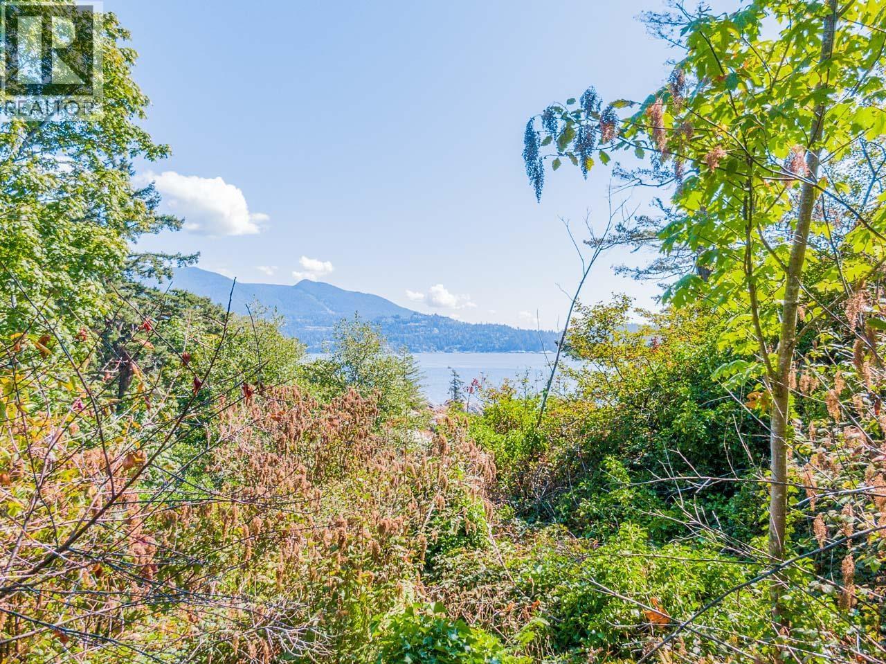 55 Passage Island, West Vancouver, British Columbia  V7W 1V7 - Photo 8 - R3113037