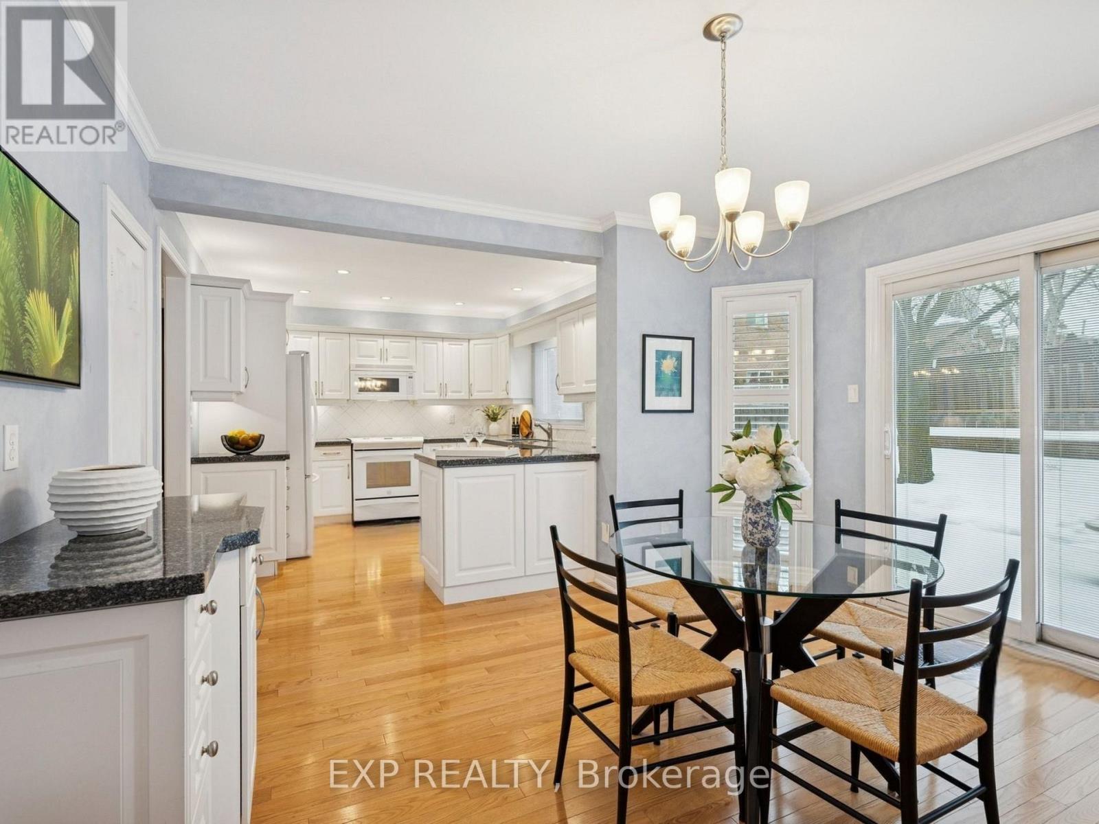 209 Nottingham Drive, Oakville, Ontario  L6H 4H7 - Photo 14 - W12811466