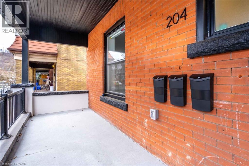 204 Balsam Avenue S, Hamilton, Ontario  L8M 3B8 - Photo 2 - 40816324