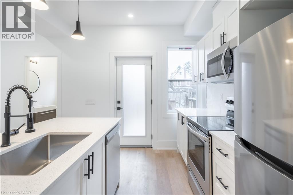 204 Balsam Avenue S, Hamilton, Ontario  L8M 3B8 - Photo 9 - 40816324