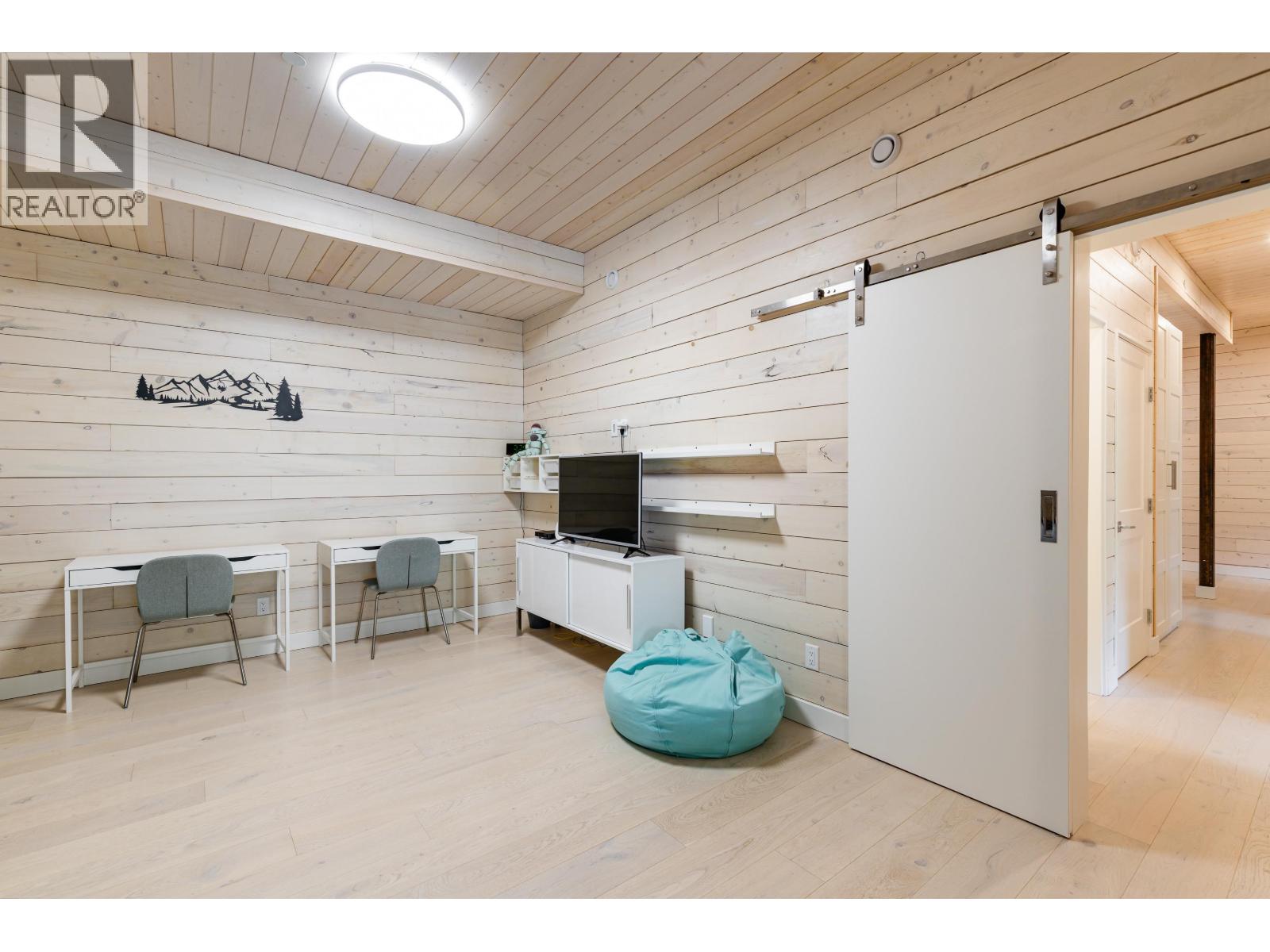 9111 Riverside Drive, Whistler, British Columbia  V0N 1B9 - Photo 26 - R3113031