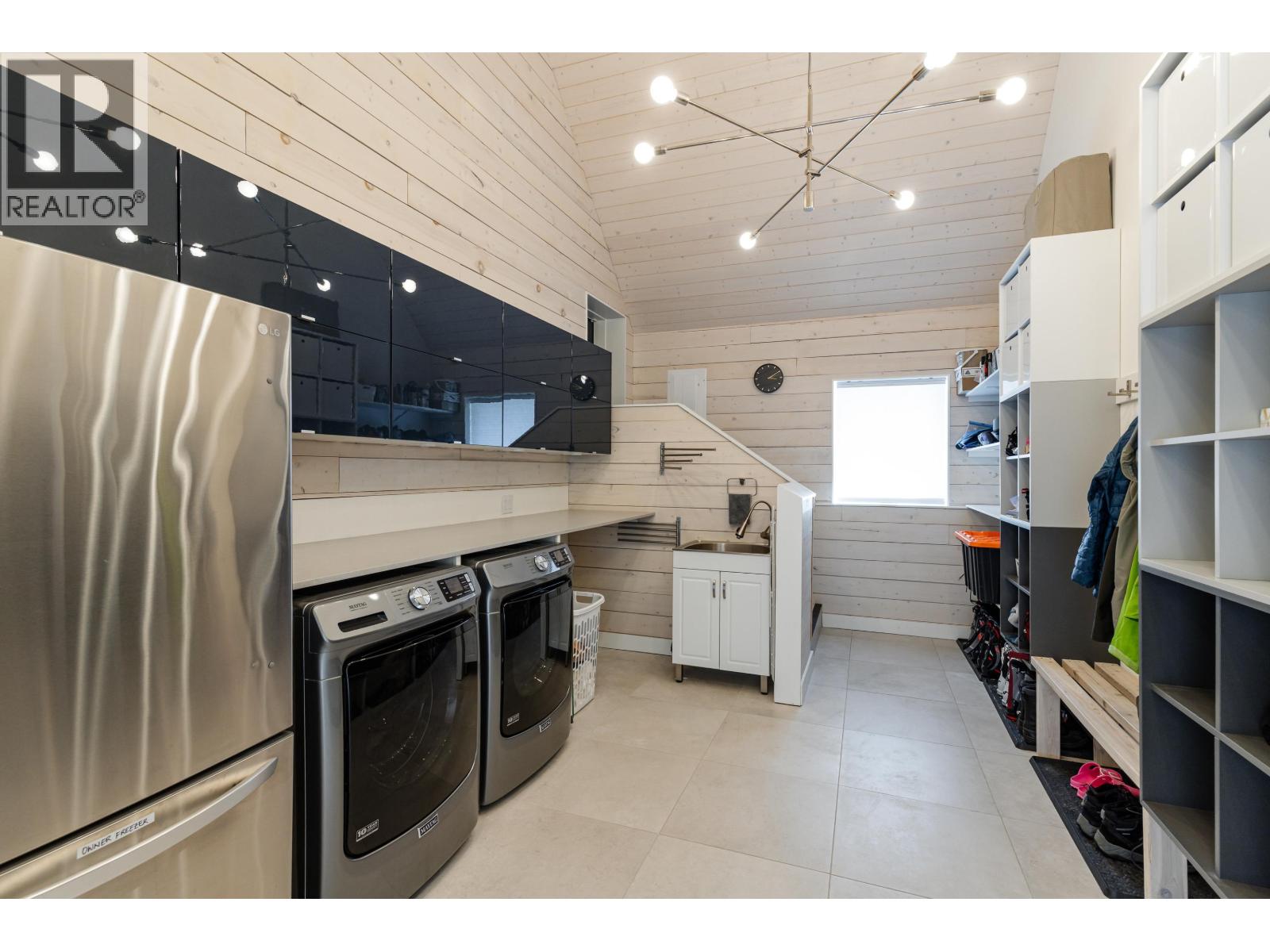 9111 Riverside Drive, Whistler, British Columbia  V0N 1B9 - Photo 28 - R3113031