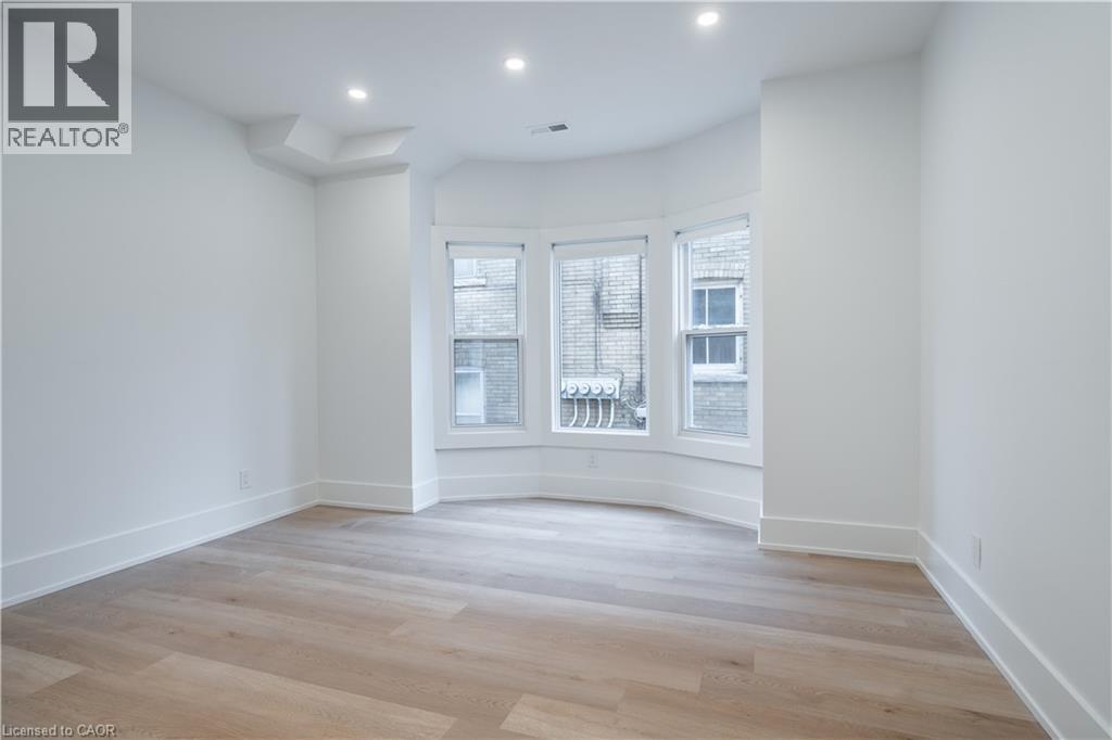 204 Balsam Avenue S, Hamilton, Ontario  L8M 3B8 - Photo 11 - 40815453