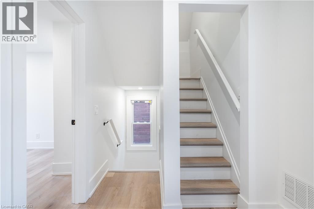 204 Balsam Avenue S, Hamilton, Ontario  L8M 3B8 - Photo 18 - 40815453